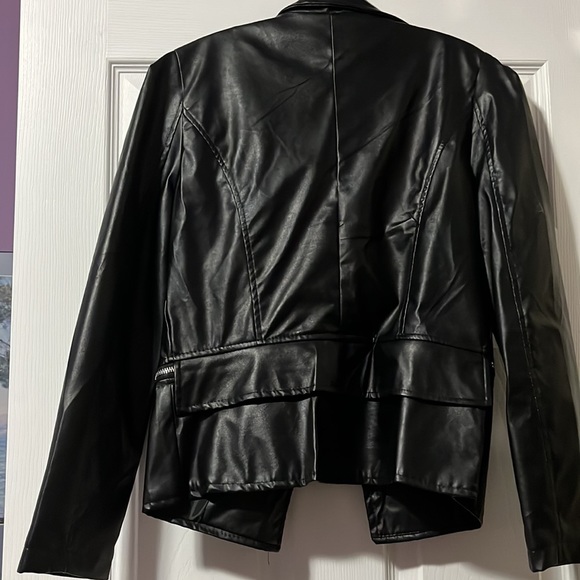 Cool crop faux leather jacket - Picture 5 of 6